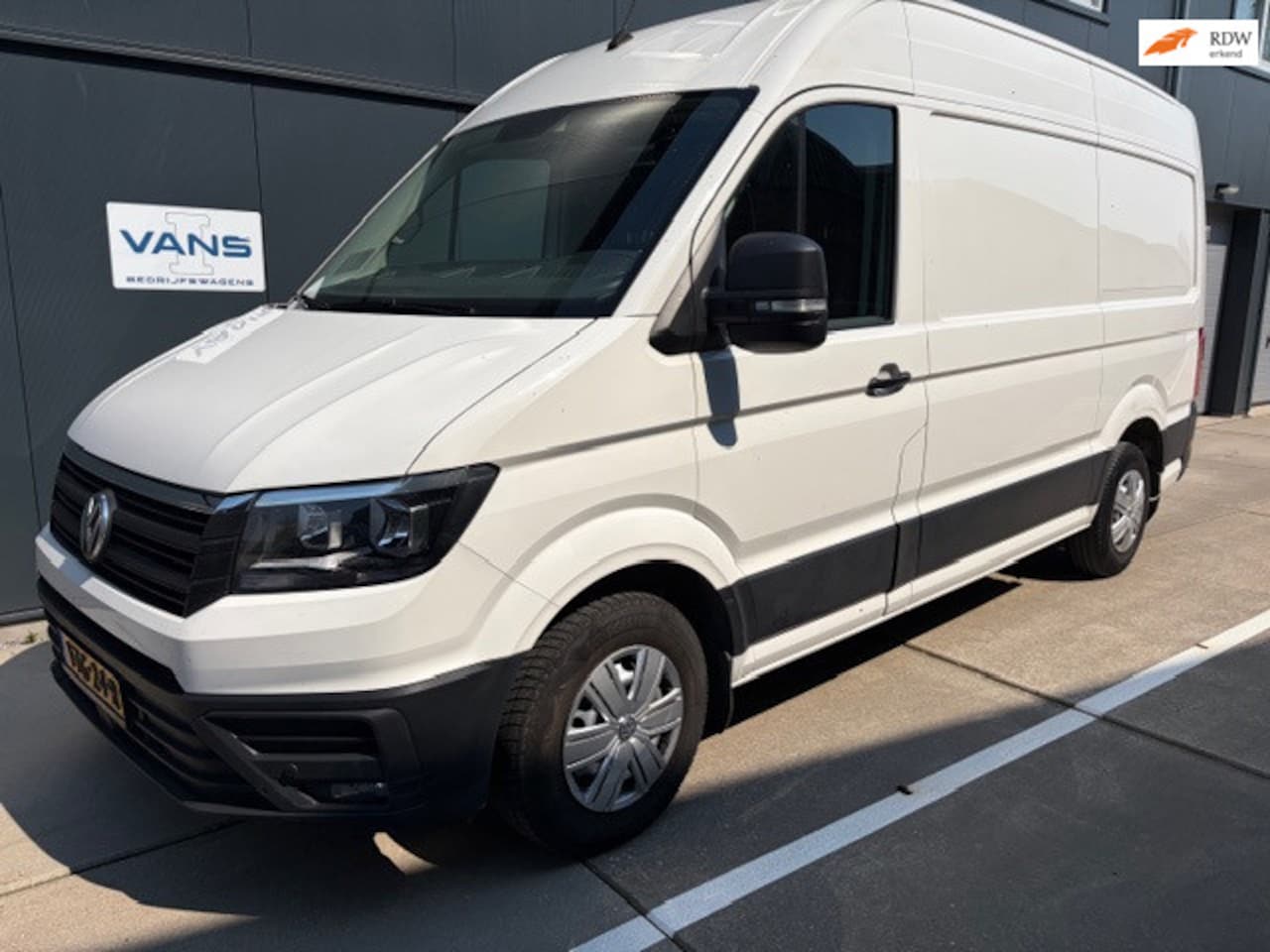 Volkswagen Crafter - 35 2.0 TDI L3H3 DC Comfortline 35 2.0 TDI L3H3 DC Comfortline - AutoWereld.nl