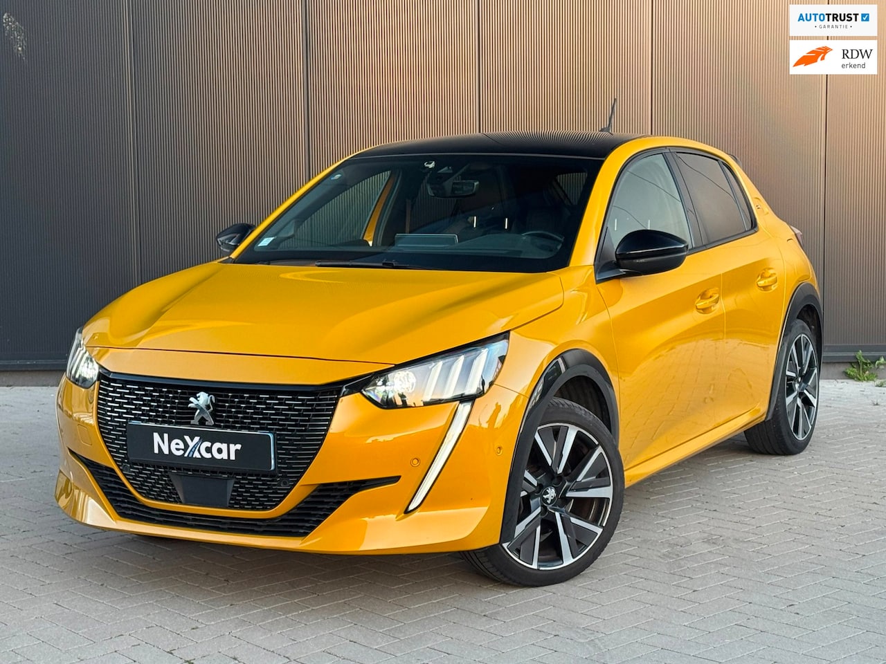 Peugeot 208 - 1.2 GT-line AUTOMAAT|PANO|3D COCKPIT|GARANTIE| - AutoWereld.nl