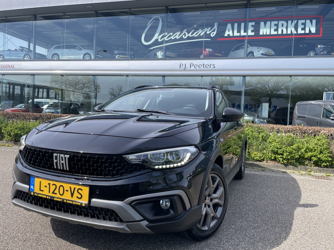 Fiat Tipo Cross - 1.0 City Cross Achteruitrijcamera - Airco - Cruise control - Dakrails - Licht metalen velg - AutoWereld.nl