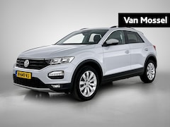 Volkswagen T-Roc - 1.5 TSI Style | 150 PK | Automaat | Parkeersensoren | Trekhaak | Climatronic (Automatische