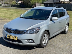 Kia Cee'd - Ceed 1.4 CVVT X-ecutive/ Airco/ Navi/ Cruise/ Trekhaak