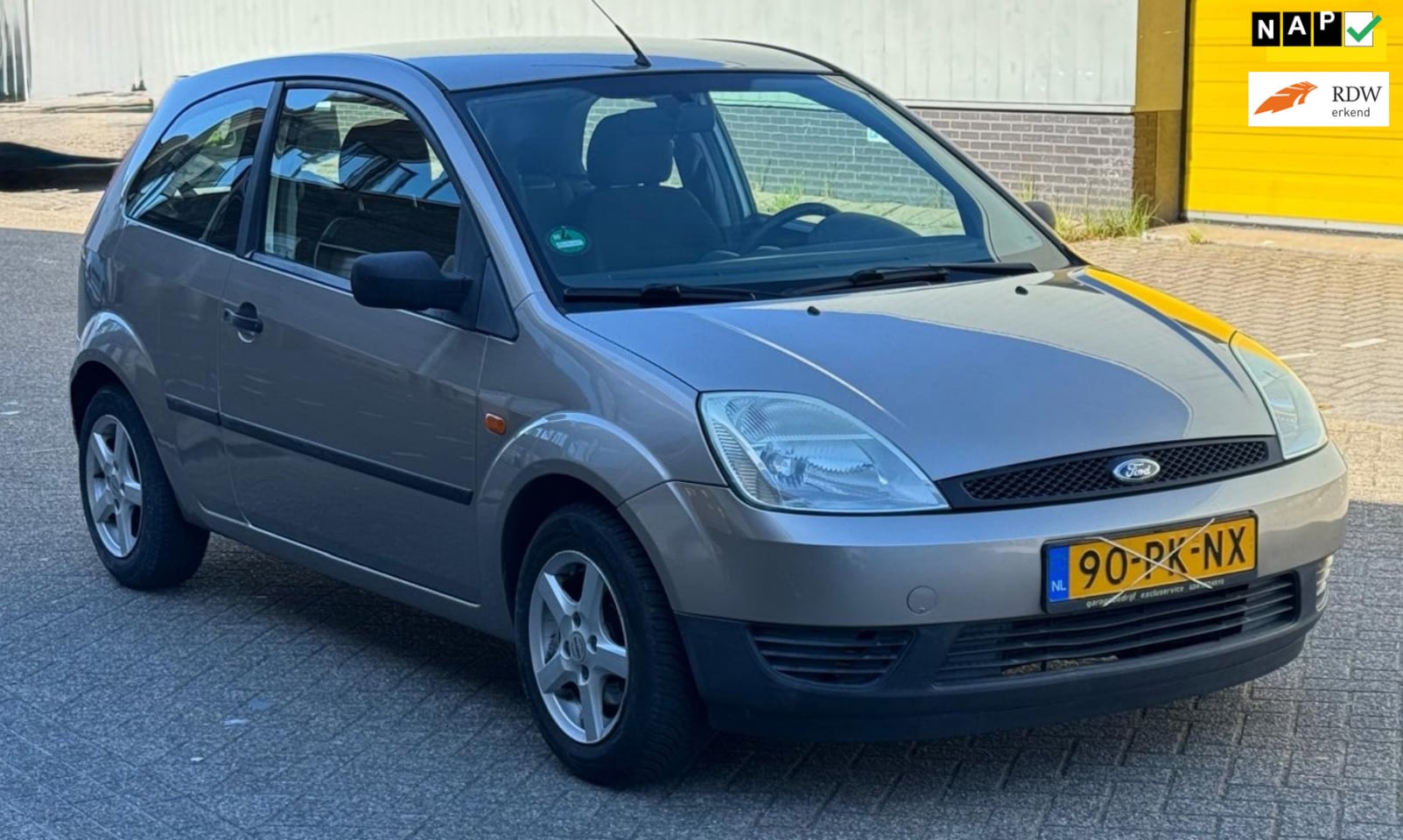 Ford Fiesta - 1.4-16V Ambiente.Automaat/Trekhaak/km nap /nieuwe apk /aluminium velgen - AutoWereld.nl