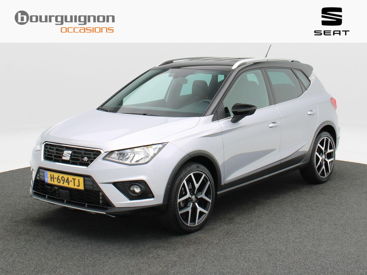 SEAT Arona - 1.5 TSi 150 Pk EVO FR Business Intense | Trekhaak | Camera | Adaptive Cruise | Navigatie | - AutoWereld.nl