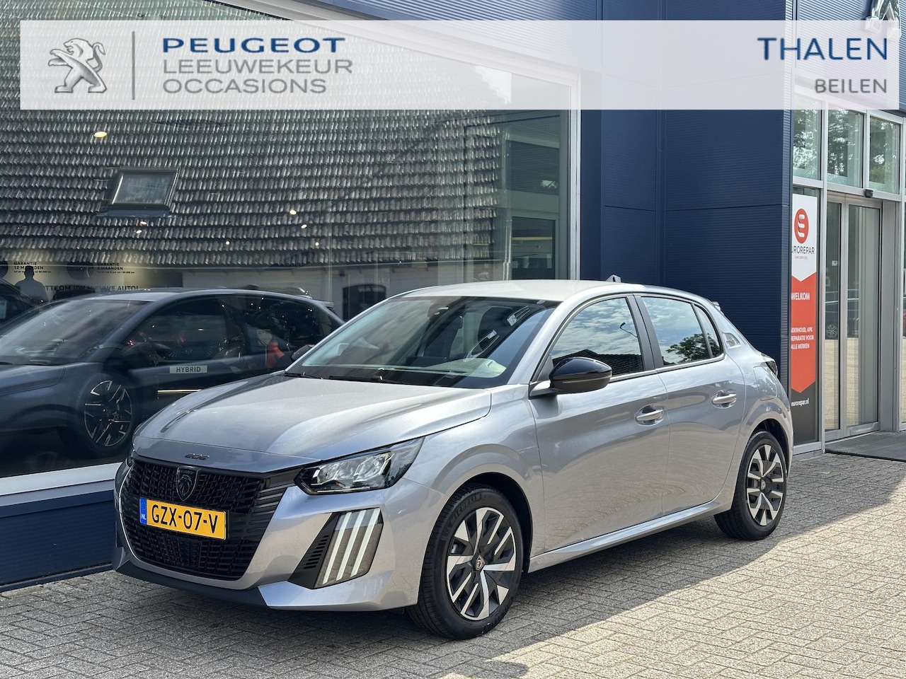 Peugeot 208 - 1.2 Style | Navigatie | Private Lease Vanaf € 299 P/M ! | LED Verlichting | Cruise Control - AutoWereld.nl