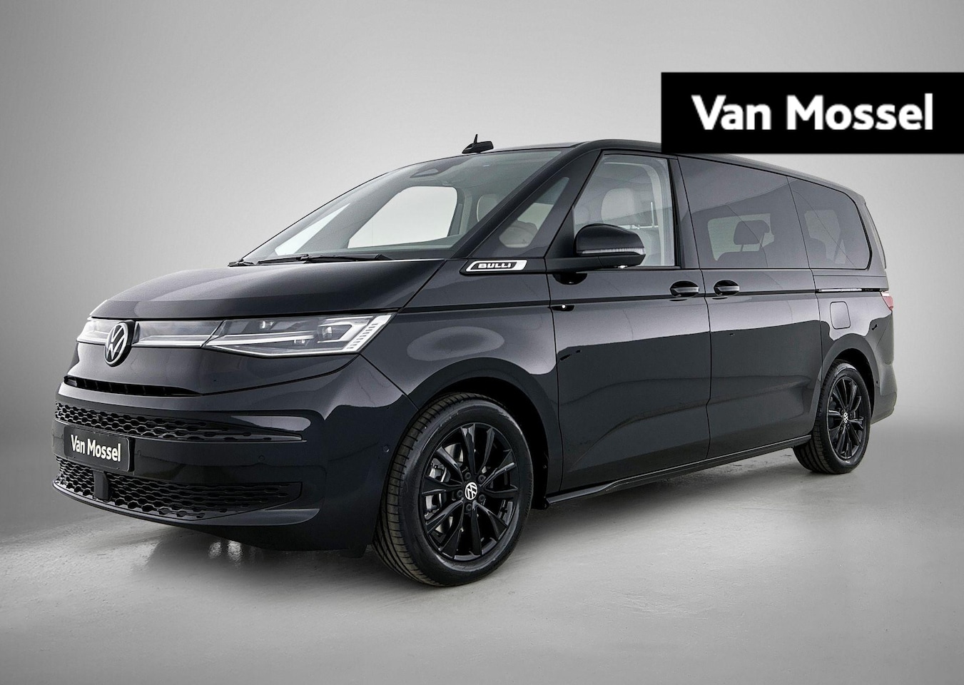 Volkswagen Multivan - 1.5 eHybrid L2 Bulli Edition 4Motion 245PK | Trekhaak | Airco | Navigatiesyteem met Apple - AutoWereld.nl