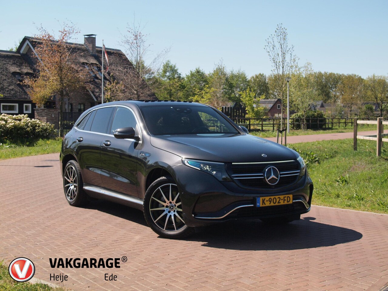 Mercedes-Benz EQC - 400 4MATIC Business Solution AMG 80 kWh | Schuifdak | Trekhaak | Head-Up Display | Burmest - AutoWereld.nl