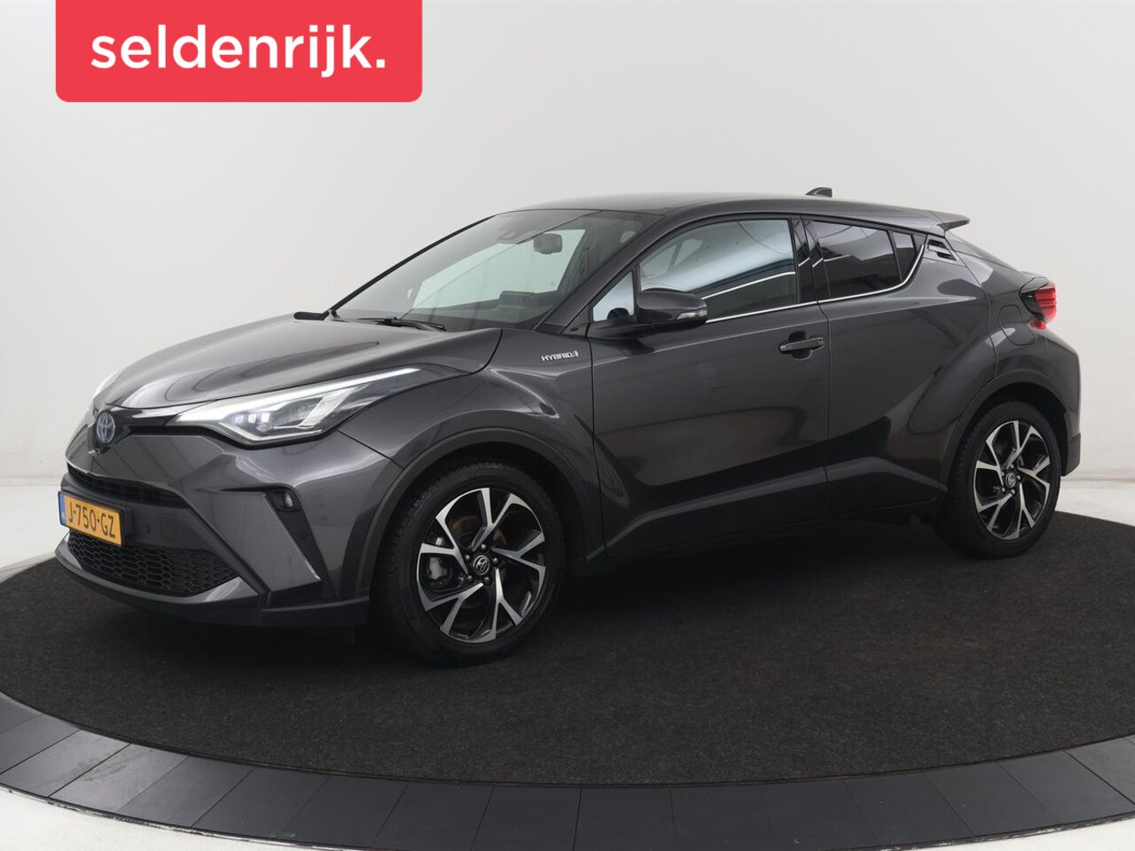 Toyota C-HR - 2.0 Hybrid First Edition | Stoelverwarming | Adaptive cruise | Camera | Carplay | JBL Soun - AutoWereld.nl