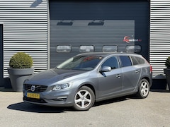 Volvo V60 - 2.0 D2 R-Design | Navigatie | Climate Control | Stoelverwarming | Trekhaak |