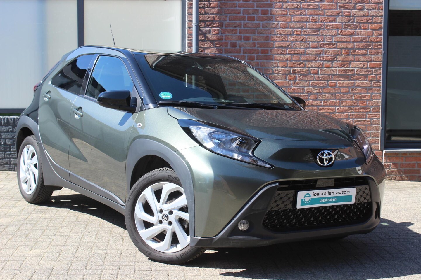 Toyota Aygo X - 1.0 VVT-i S-CVT Pulse Bi Tone, Winter Pack, Safety Pack, 10 Jaar Toyota Garantie - AutoWereld.nl