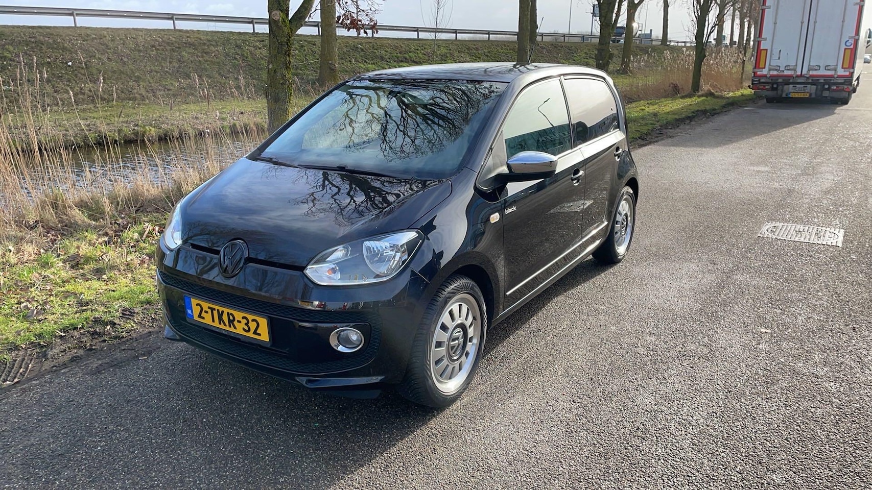 Volkswagen Up! - 1.0 high up! BlueMotion 5-DEURS / AIRCO / GEEN GARANTIE / MET NIEUWE APK - AutoWereld.nl
