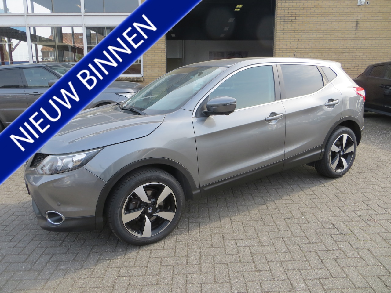 Nissan Qashqai - 1.2 N-Connecta-NAVI-CAM-LANE-ASSIST-GARANTIE! - AutoWereld.nl