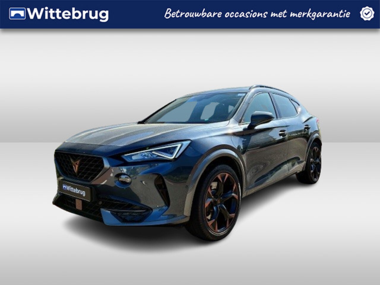 CUPRA Formentor - 1.4 e-Hybrid VZ Black Edition / Pano /  Memory / Achteruitrijcamera / CarPlay / 19"LMV - AutoWereld.nl