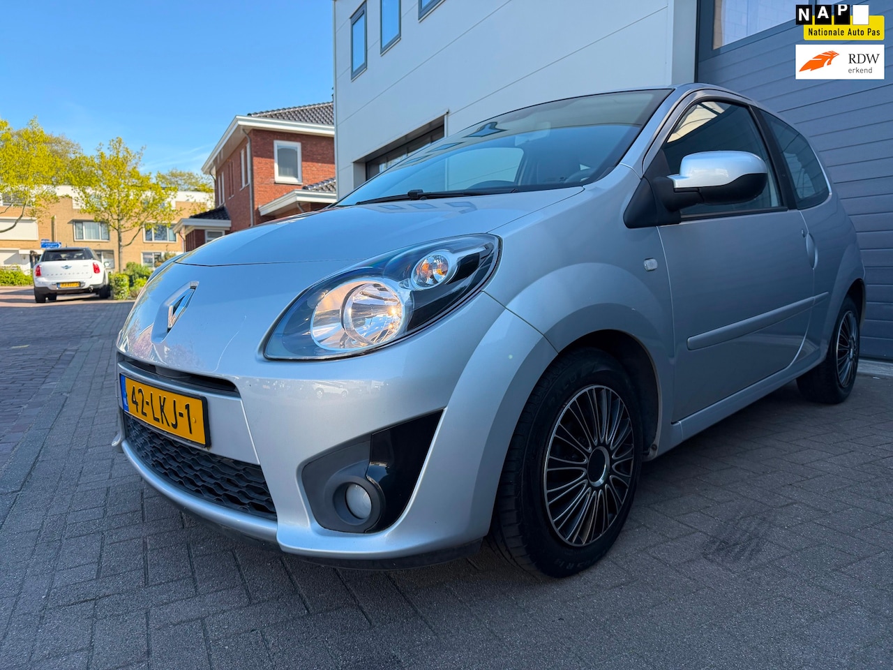 Renault Twingo - 1.2-16V Dynamiqe/Automaat/Cruise-c/Airco/Pdc/Isofix/Elek-ramen - AutoWereld.nl