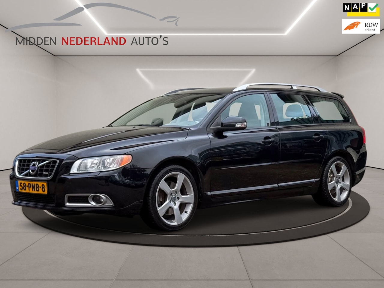 Volvo V70 - 2.0T R-Edition * YOUNGTIMER * TREKHAAK * LEER * ONDERHOUDH AANWEZIG * - AutoWereld.nl