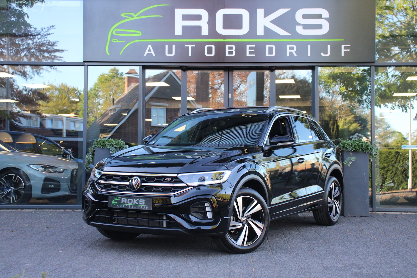 Volkswagen T-Roc - 1.5 TSI R-Line Edition Navi/Camera/Keyless/Sfeerverlichting/Virtual/IQ/Panoramadak - AutoWereld.nl