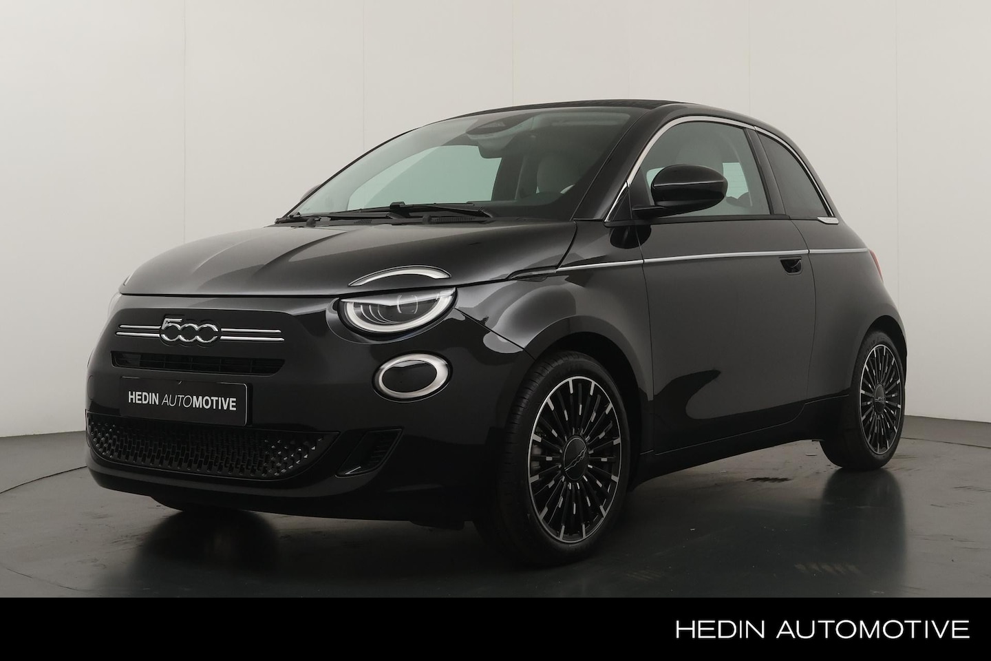 Fiat 500 - 1.0 Hybrid La Prima | Camera | Top Plus Pack | Navigatie | Panoramadak | Privacy Glass | - AutoWereld.nl