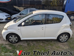 Toyota Aygo - 1.0-12V Aspiration Green