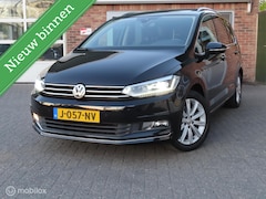 Volkswagen Touran - 1.4 TSI Highline 7p|Pano|Wegklapbare trekhaak|Camera|Carplay|Full Led|El achterklep