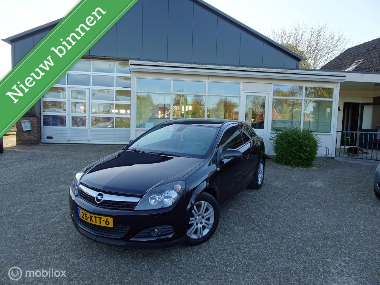 Opel Astra GTC - 1.6 Cosmo 1.6 Cosmo (NAVI/CRUISE/ STOELVERWARMING) - AutoWereld.nl