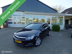 Opel Astra GTC - 1.6 Cosmo (NAVI/CRUISE/ STOELVERWARMING)