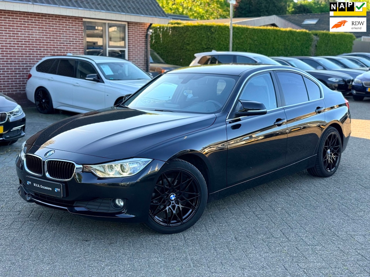 BMW 3-serie - 320i EfficientDynamics Edition Executive|Nieuwe Ketting + Klepseals|Leder|Navigatie|Cruise - AutoWereld.nl