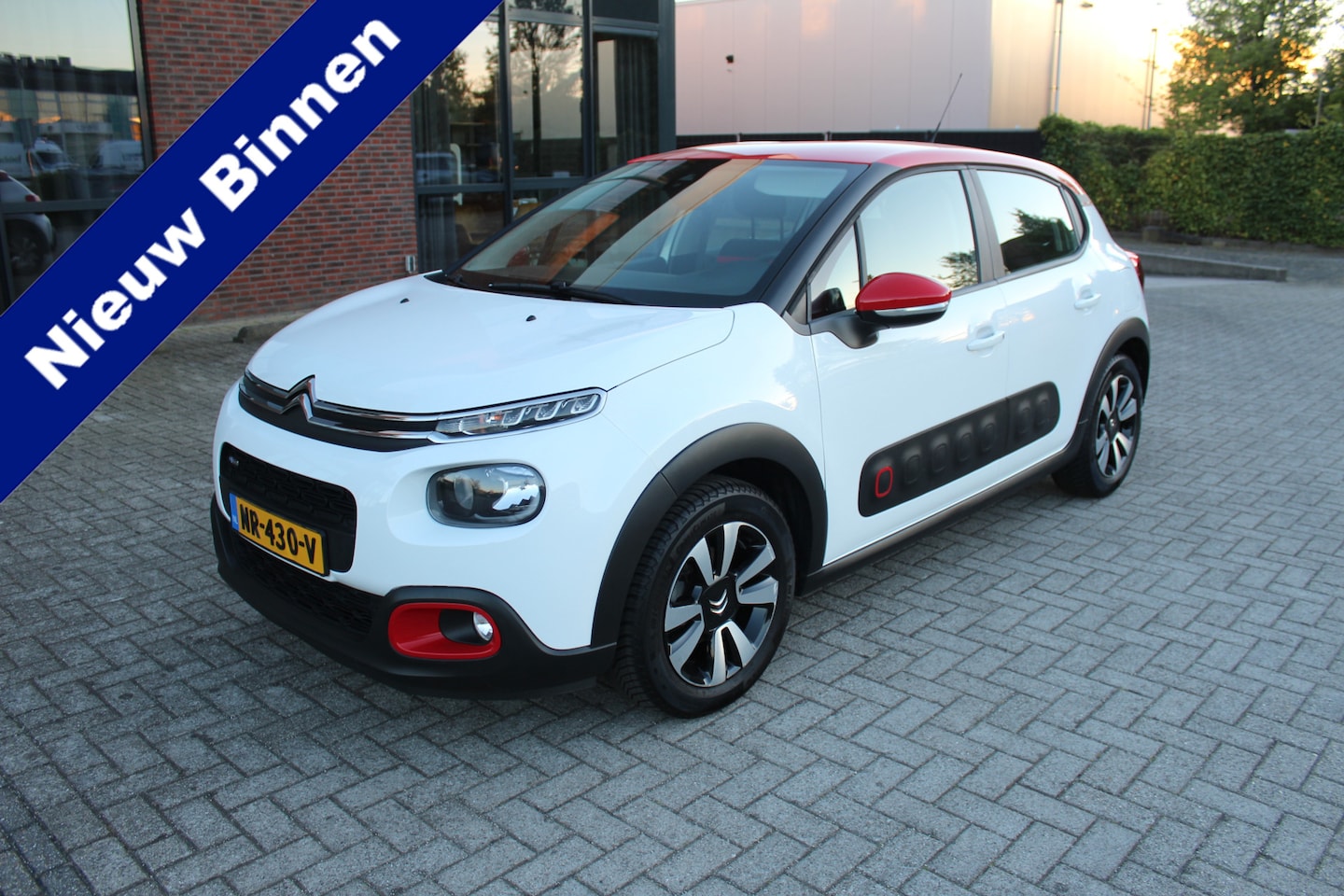 Citroën C3 - 1.2 PureTech Feel Airco-Cruise-Bluetooth-Trekhaak 12 Maanden Bovag Garantie !! - AutoWereld.nl