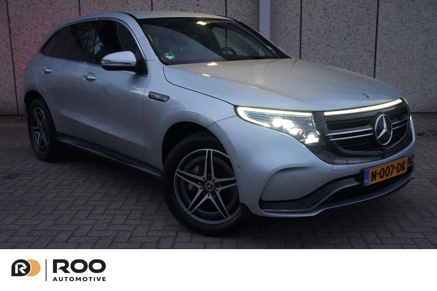 Mercedes-Benz EQC - 400 4MATIC Premium Plus 80 kWh AMG line SOH 93.95% BTW auto,2 jaar APK - AutoWereld.nl