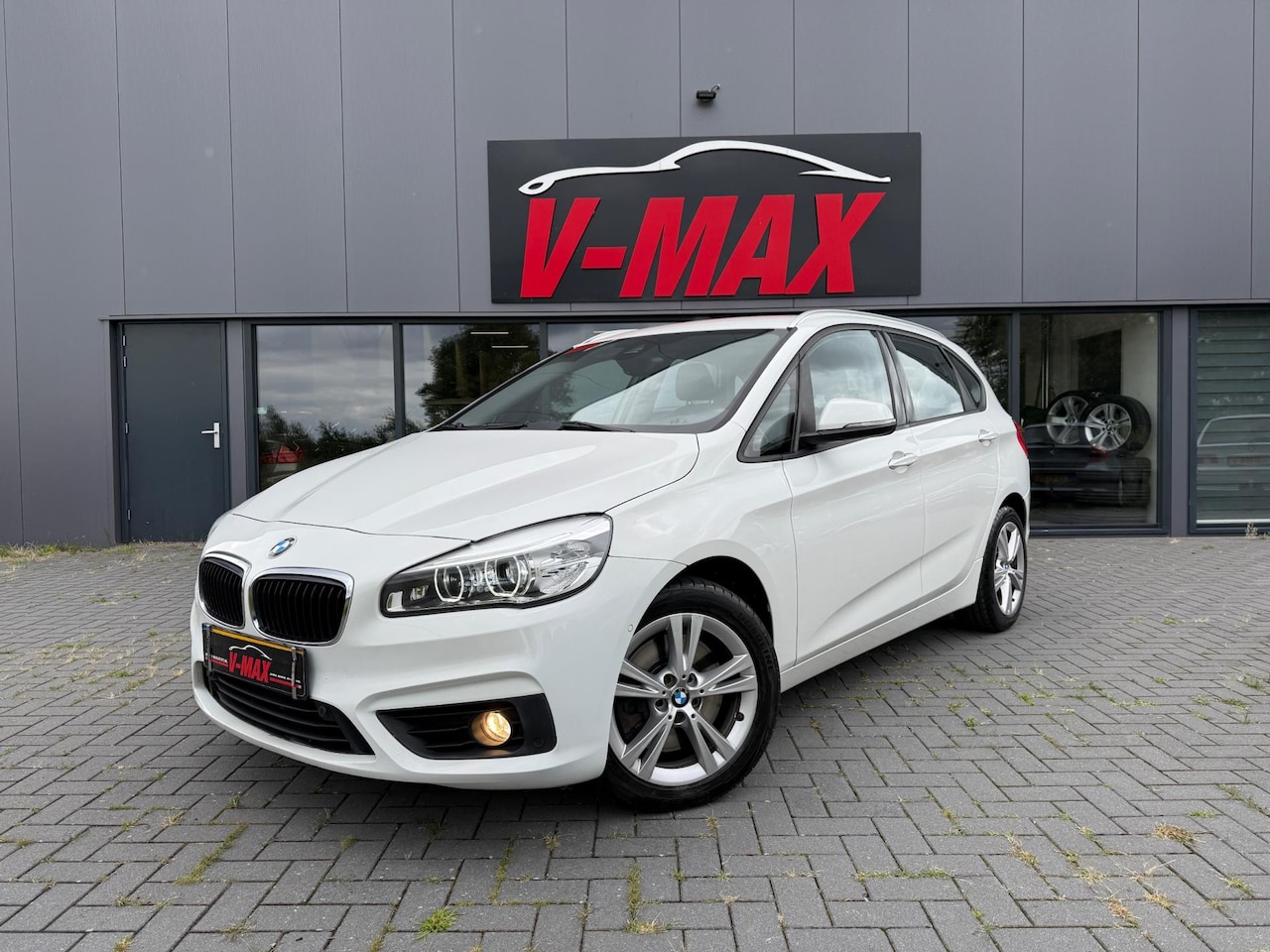 BMW 2-serie Active Tourer - 225i xDrive Exec AUT Xenon Camera Stoelvw - AutoWereld.nl