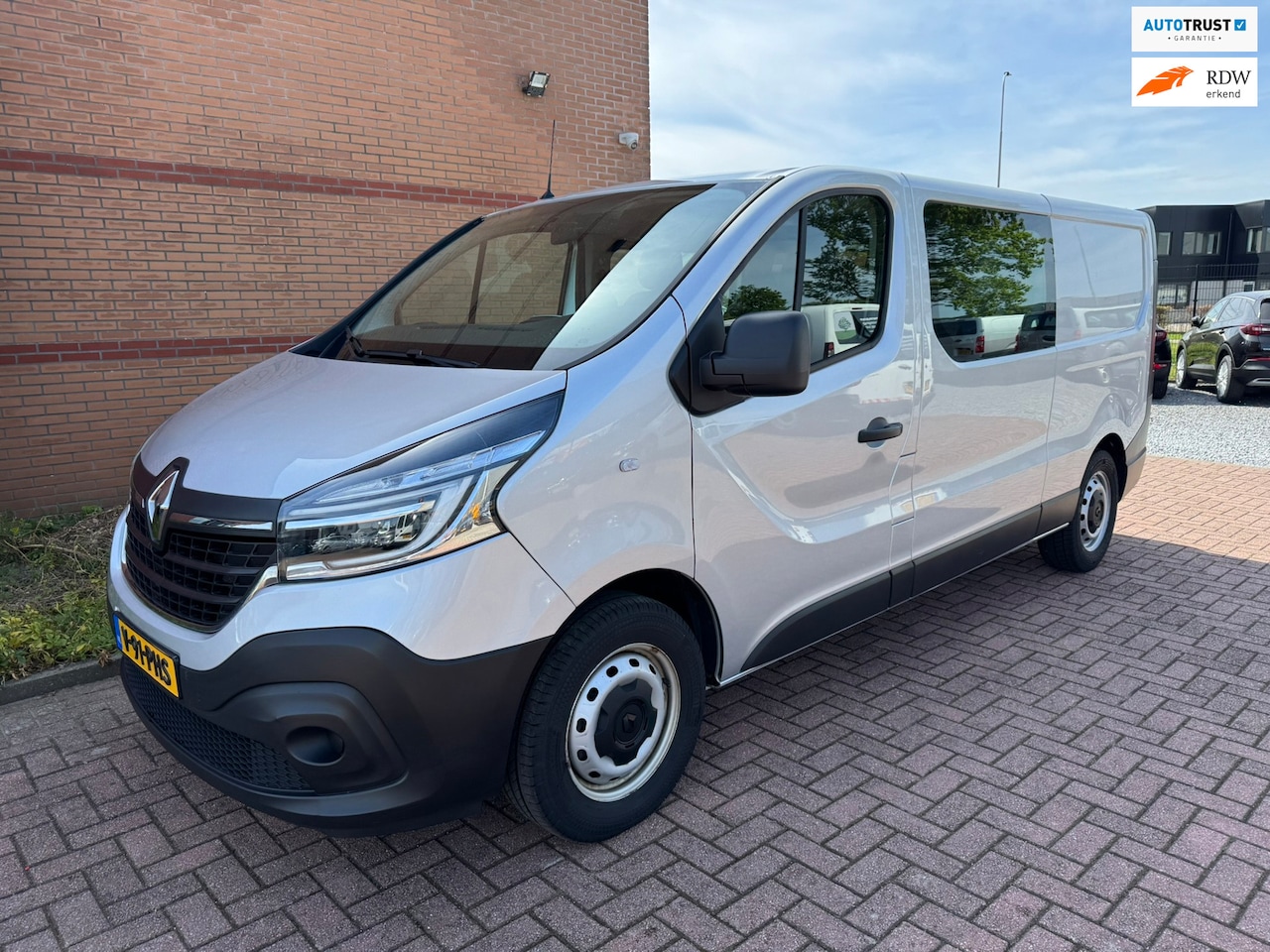 Renault Trafic - 2.0 dCi 120 T29 L2H1 DC Work Edition 2.0 dCi 120 T29 L2H1 DC Work Edition, Led, Euro 6, Tekhaak, 5 Persoons, Dubbel Cabine - AutoWereld.nl