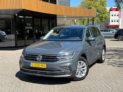 Volkswagen Tiguan - 1.5 TSI Life|Rijklaar|ACC|Trekhaak|Carplay|1e Eigenaar|Goed onderhouden