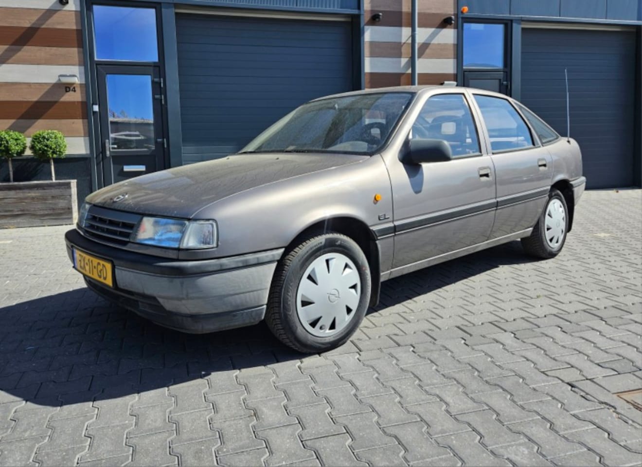 Opel Vectra - 1.8i GL LAGE KM's 3 EIGENAREN - AutoWereld.nl