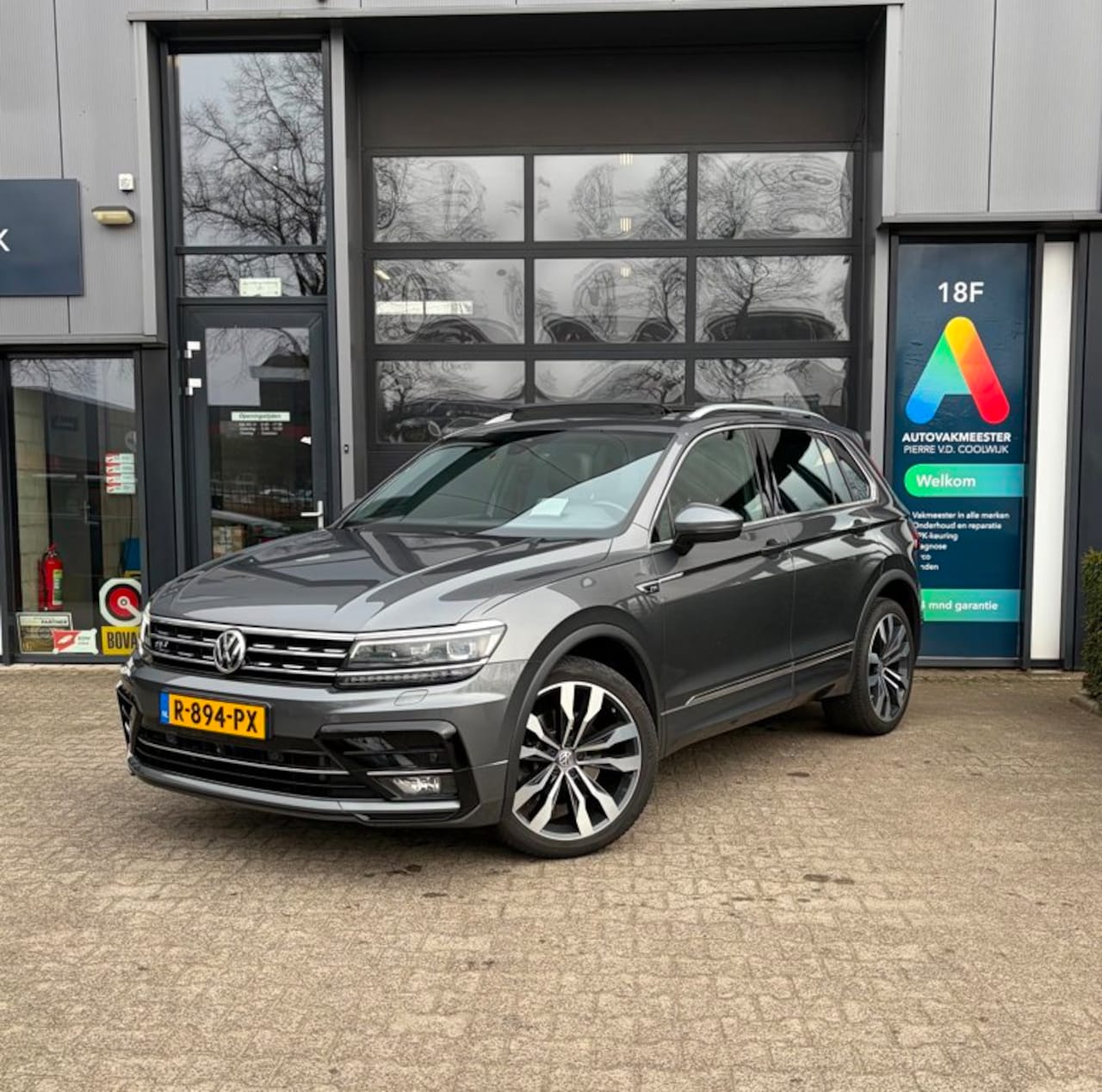 Volkswagen Tiguan - 2.0 TSI 4Motion Highline DSG Pano R-line 360 ACT - AutoWereld.nl