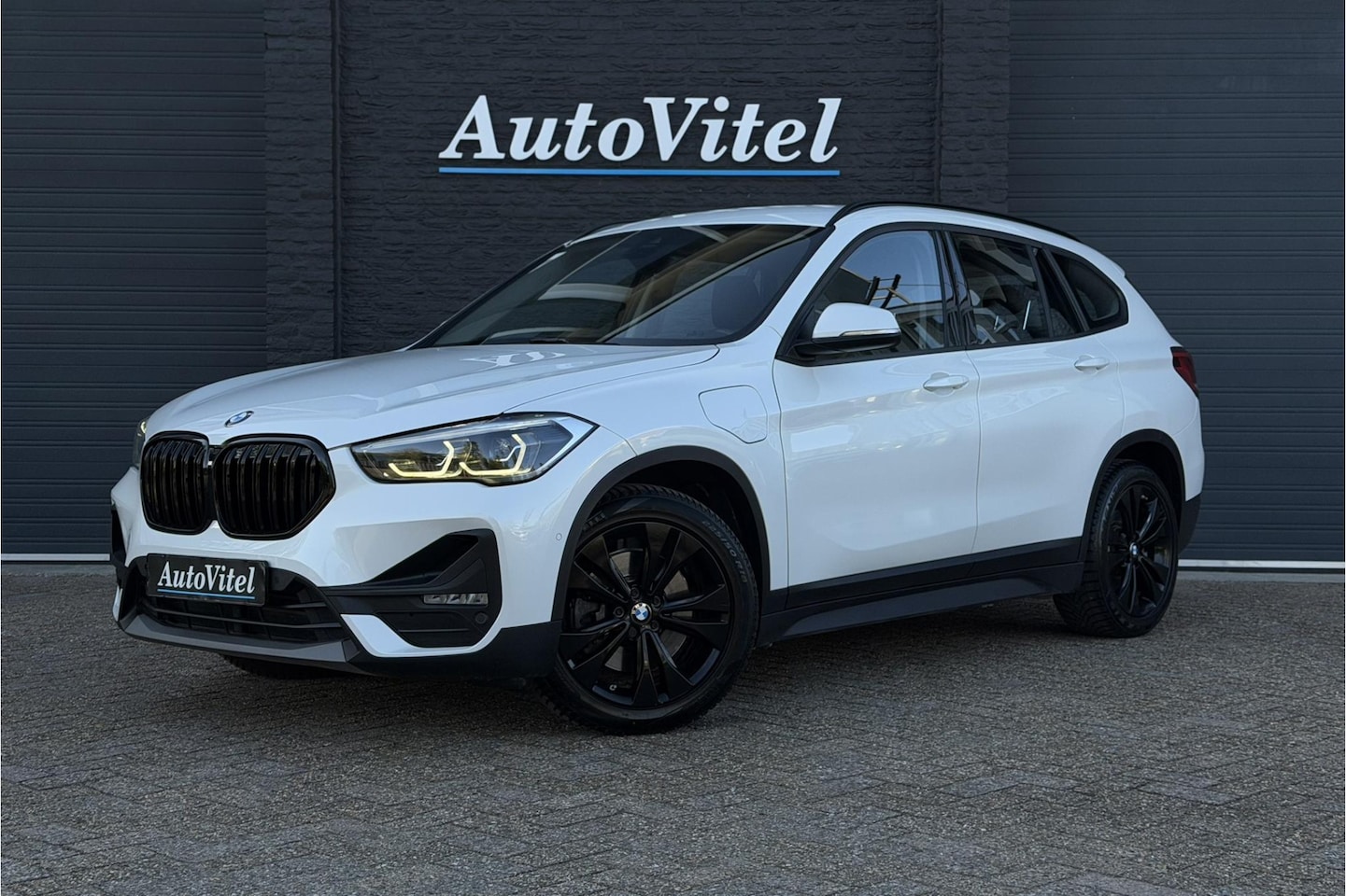 BMW X1 - xDrive25e | Camera | Sportstoel | LED | M-Stuur | DAB | 20x op voorraad - AutoWereld.nl
