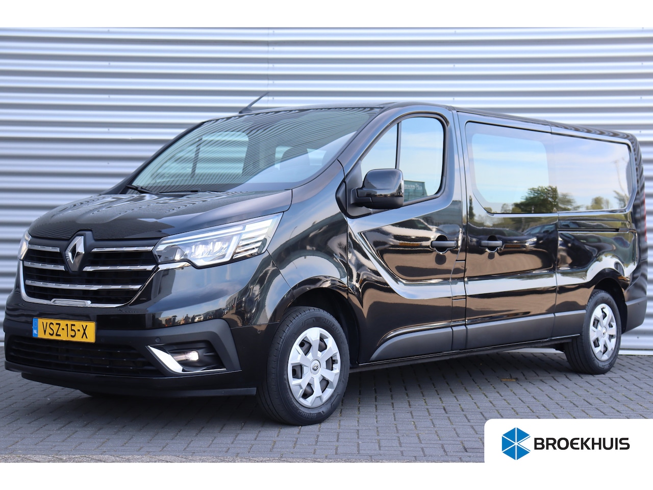 Renault Trafic - 2.0 DCI 110PK T29 L2H1 DC BUSINESS / NAVI / AIRCO / LED / PDC / CAMERA / TREKHAAK / BLUETO - AutoWereld.nl