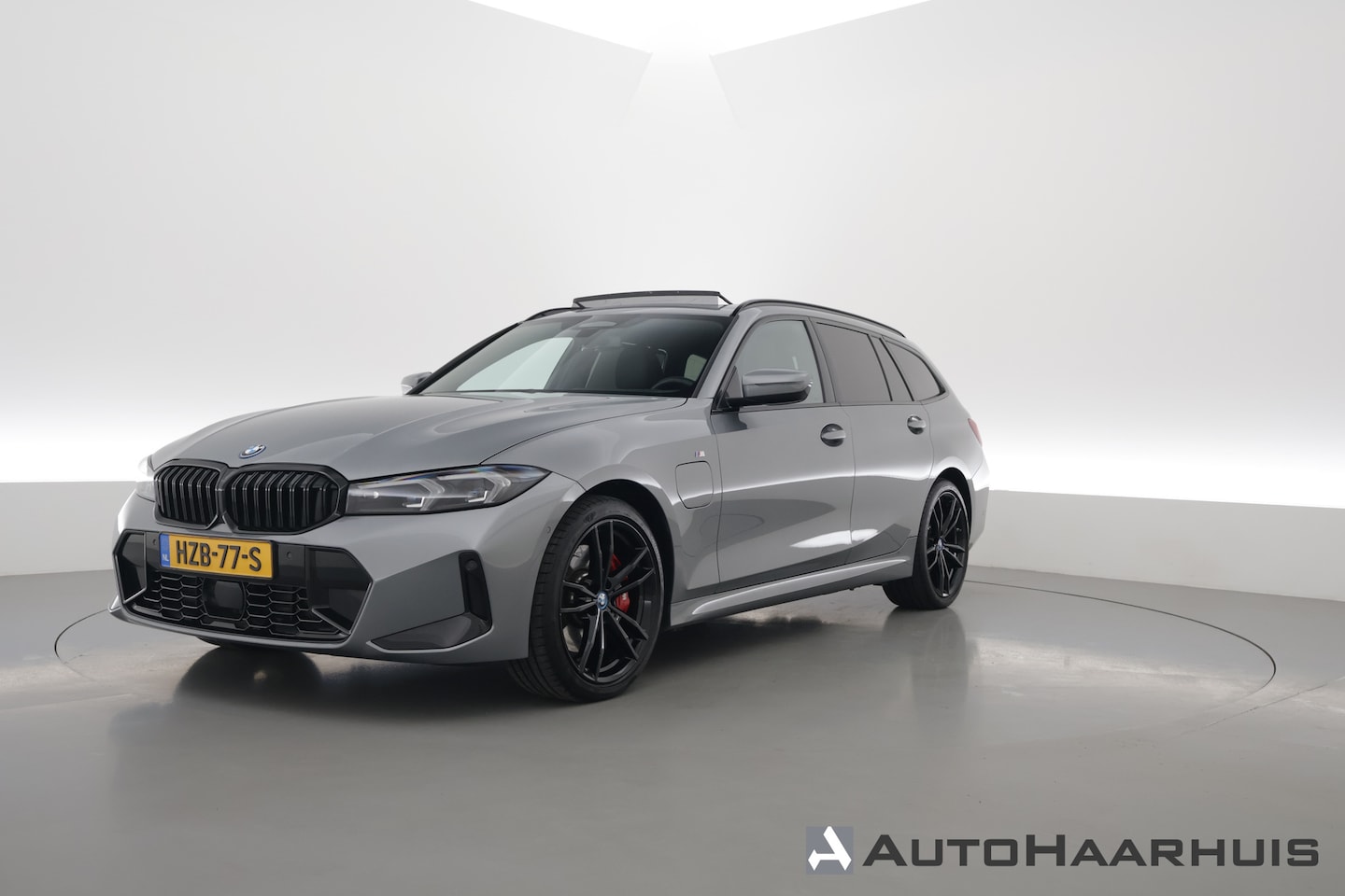 BMW 3-serie Touring - 330e M-Sport Pro | Pano | Widescreen | ShadowLine | HUD | Camera+PDC | Memory | Sfeerverl. - AutoWereld.nl