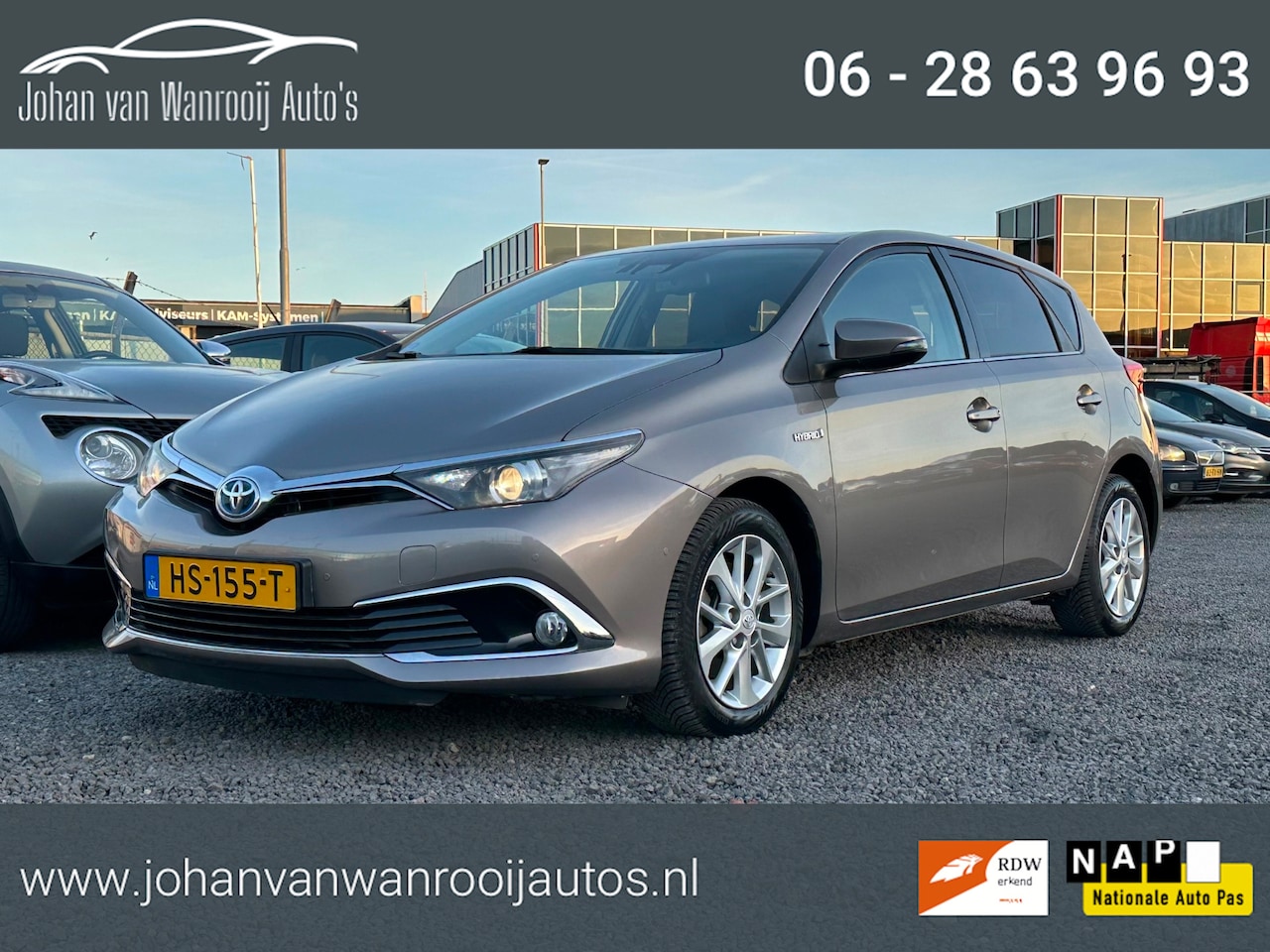 Toyota Auris - 1.8 Hybrid Executive/NAVI/CAMERA - AutoWereld.nl