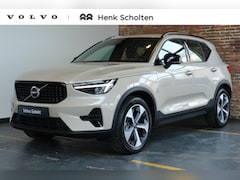 Volvo XC40 - B4 Plus Dark | Trekhaak Semi-elektrisch | Adaptieve Cruise Control | Pilot Assist | Verwar