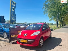 Peugeot 107 - 1.0-12V XR , CENTRALE DEURVERGRENDELING, WEINIG KM, NAP, BOORDCOMPUTER, MULTI MEDIA, AUX,