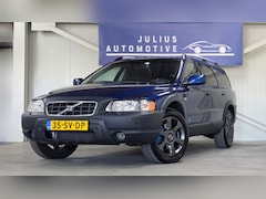 Volvo XC70 - 2.5 T Ocean Race Trekhaak Xenon Navi Camera PDC Mooi