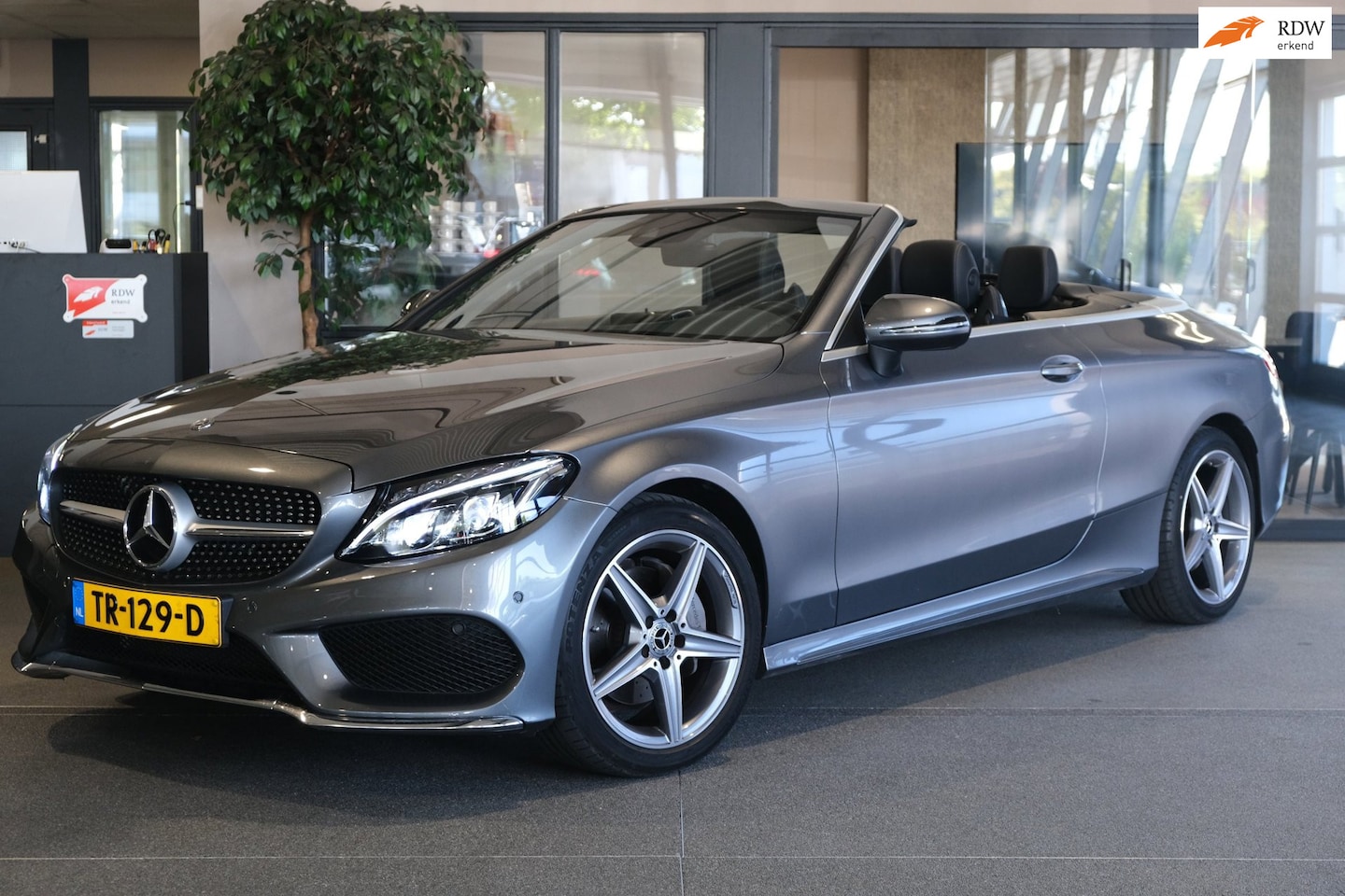 Mercedes-Benz C-klasse Cabrio - 180 AMG DCT Cruise Xenon Led Leder Cam Dodehoek - AutoWereld.nl