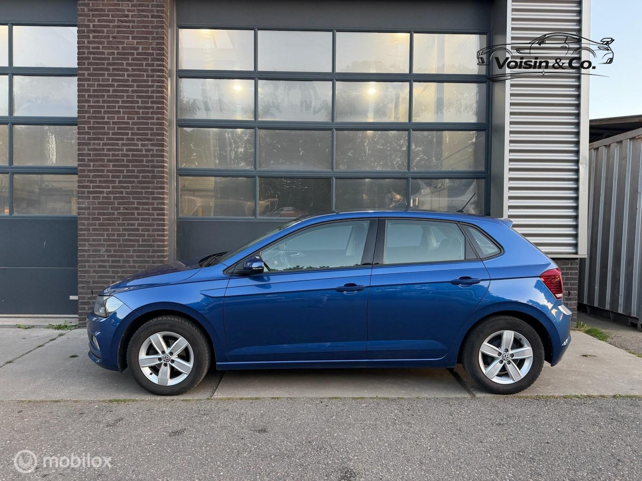 Volkswagen Polo - 1.0 Airco Carplay ACC PDC Led 2 sets banden - AutoWereld.nl