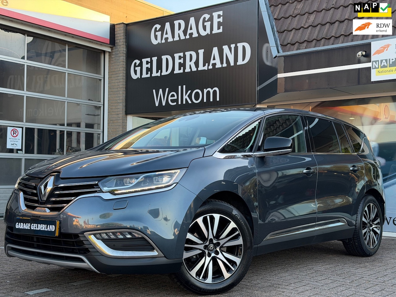 Renault Espace - 1.8 TCe Initiale Paris 7p. | Pano | Leder | Full-Led | Trekhaak | Massage | Acc | Climate - AutoWereld.nl