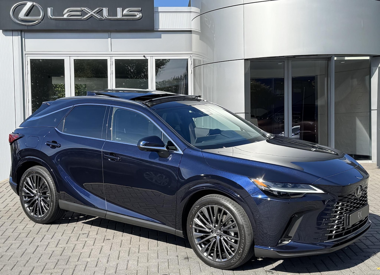 Lexus RX 450h - 450h+ Plug-in Hybrid President Line DIRECT LEVERBAAR PANODAK MARK LEVINSON STOELVENT STUUR - AutoWereld.nl
