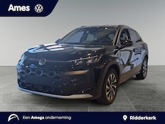 Volkswagen T-Roc - Life First Edition 1.5 eTSI 116 PK | Stoelverwarming | Camera | Sensoren voor & achter |