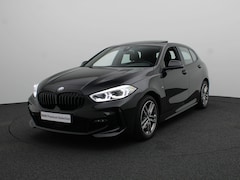 BMW 1-serie - 5-deurs 118i M Sportpakket | Panoramadak | HIFI | Driving Assistant | 17"