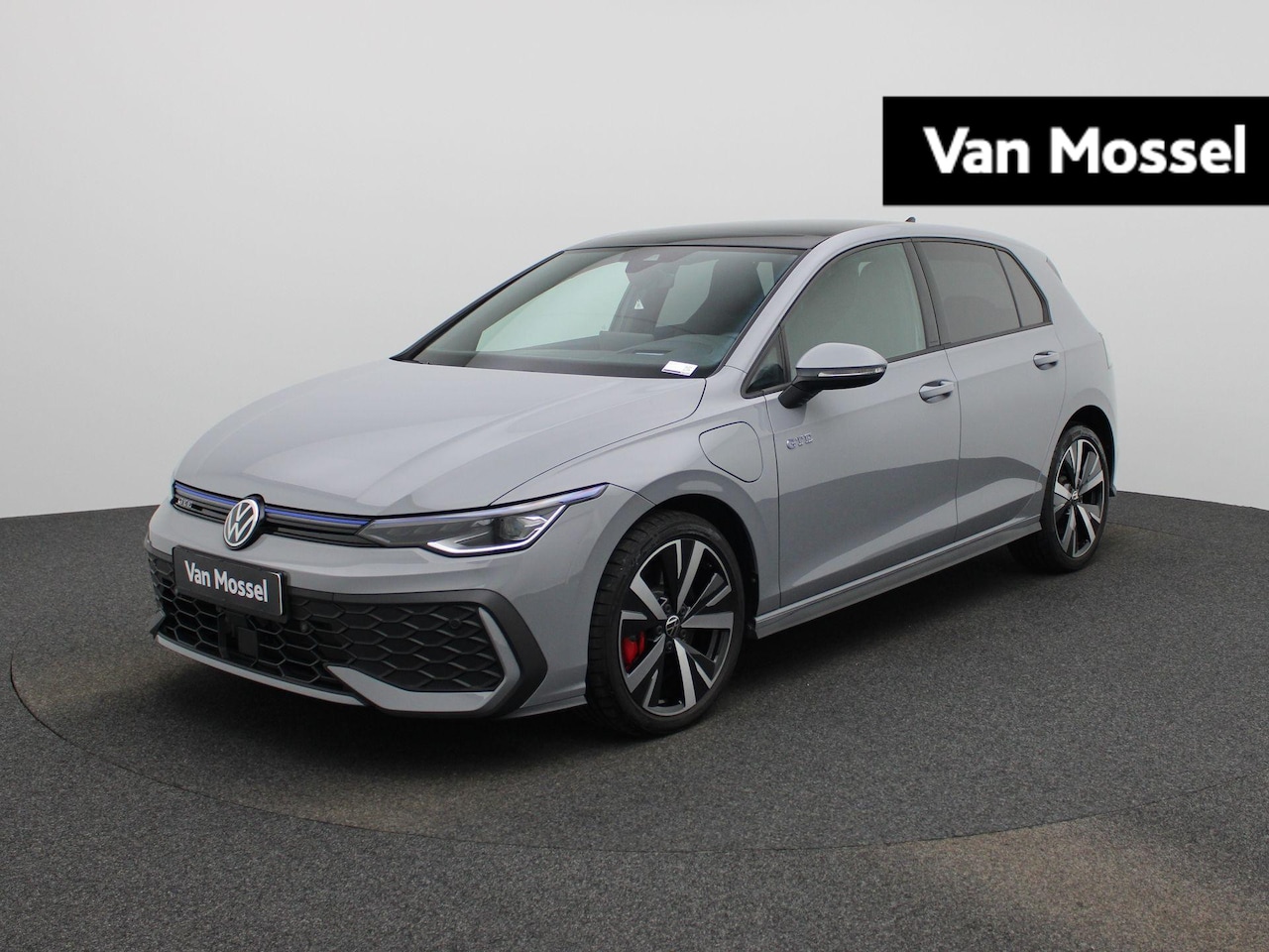Volkswagen Golf - 1.5 eHybrid GTE 272 PK | SoH 100% | Panoramadak | Head-Updisplay | Stuurwielverwarming | S - AutoWereld.nl