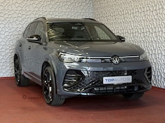Volkswagen Tiguan - 1.5 eHYBRID 272 PK NW AUTO R-LINE VW.TREKHAAK BLACK PANO XL.NAVI STOEL/STUUR VERW. BLACK.S