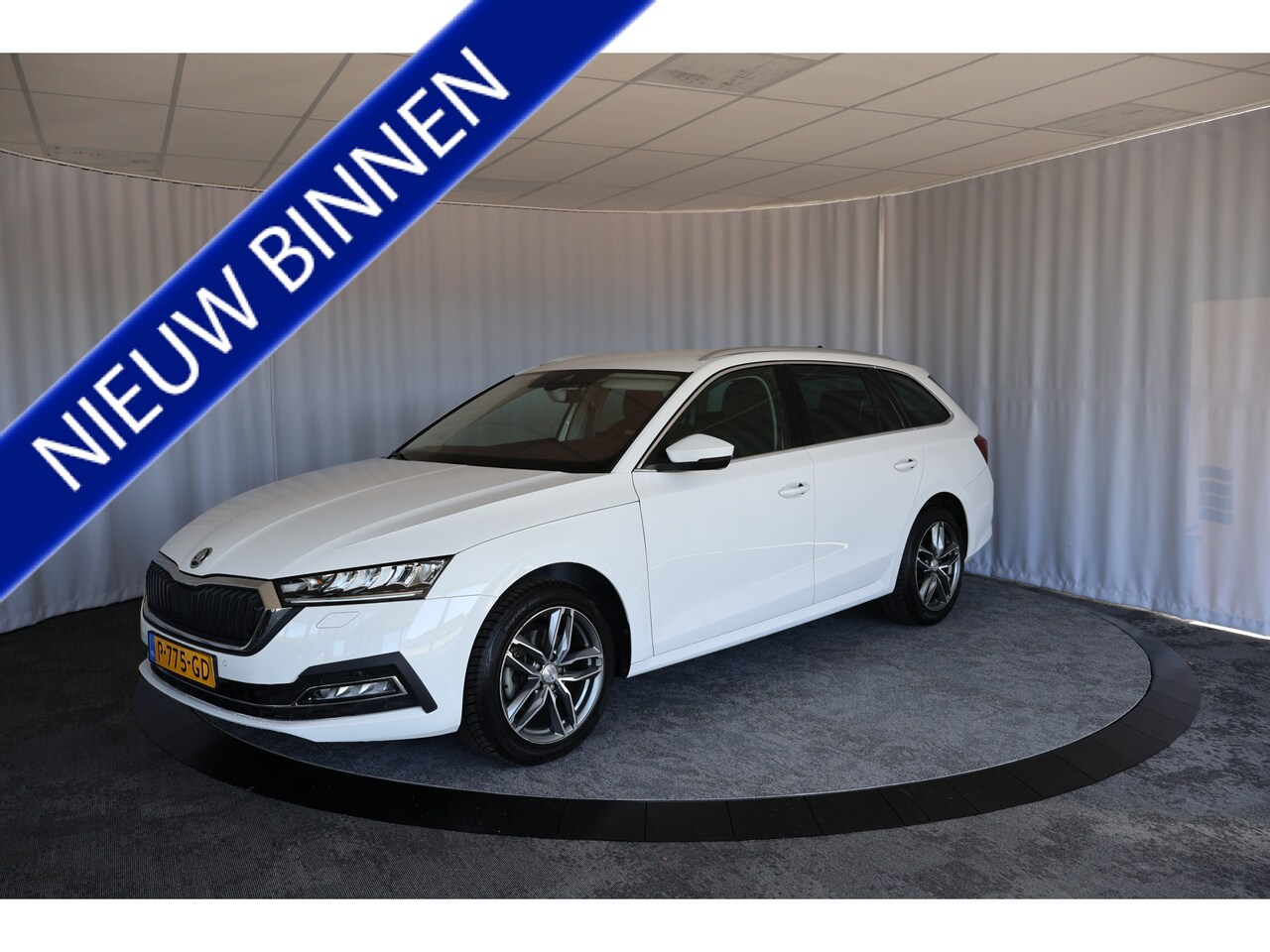 Skoda Octavia Combi - 1.0 e-TSI Business Edition Plus 1.0 e-TSI Business Edition Plus, Led, Keyless, Camera Carplay - AutoWereld.nl