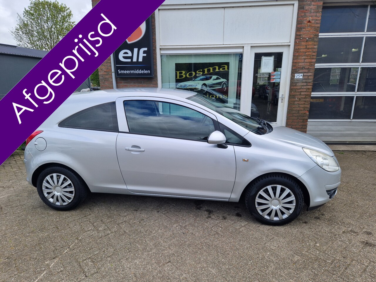 Opel Corsa - 1.2-16V "Essentie" Airco - Apk 17-05-2027 !! - AutoWereld.nl