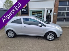 Opel Corsa - 1.2-16V "Essentie" Airco - Apk 17-05-2027